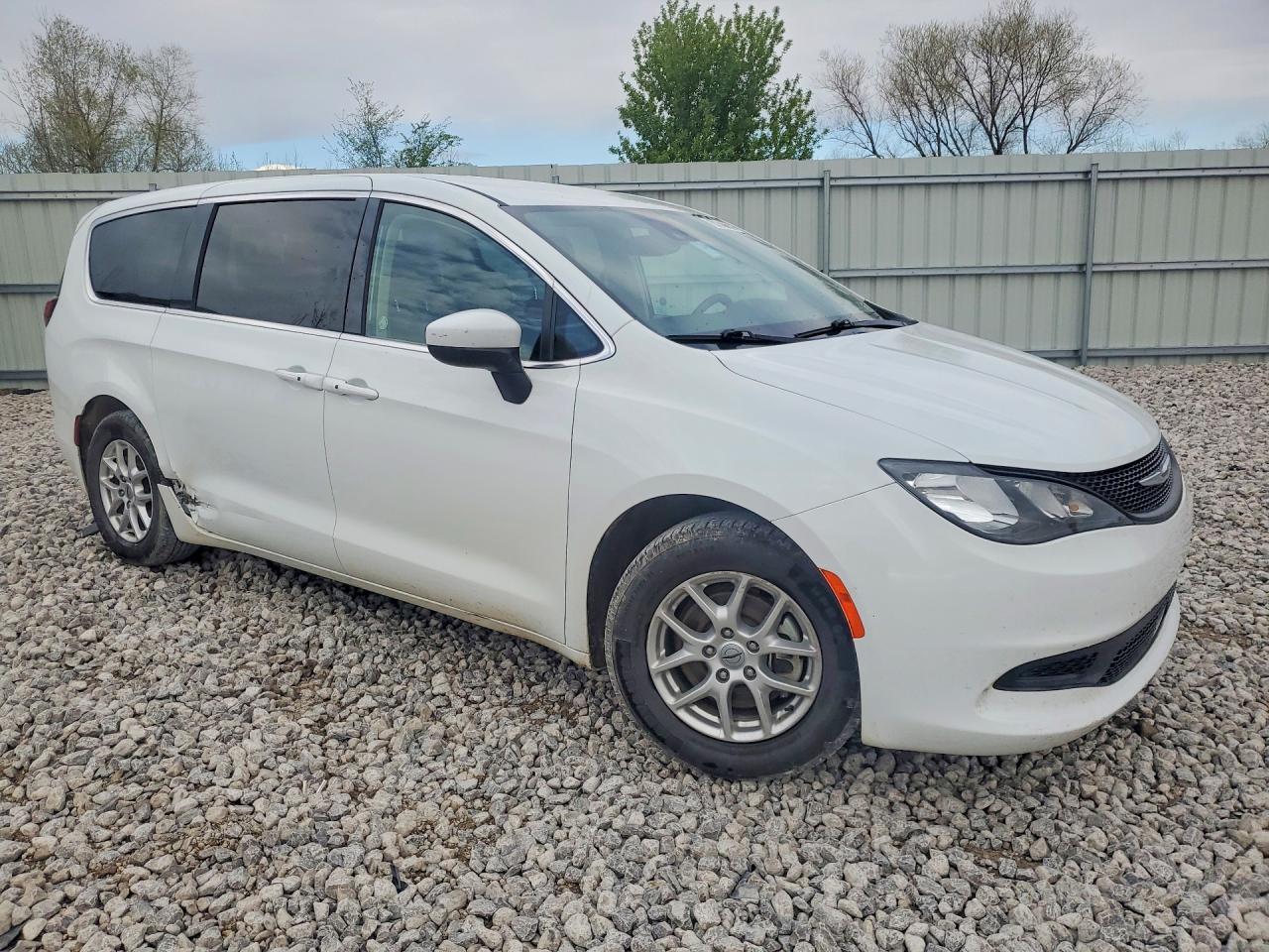 2023 Chrysler Minivan VIN 2C4RC1CG0PR524696 photo 4