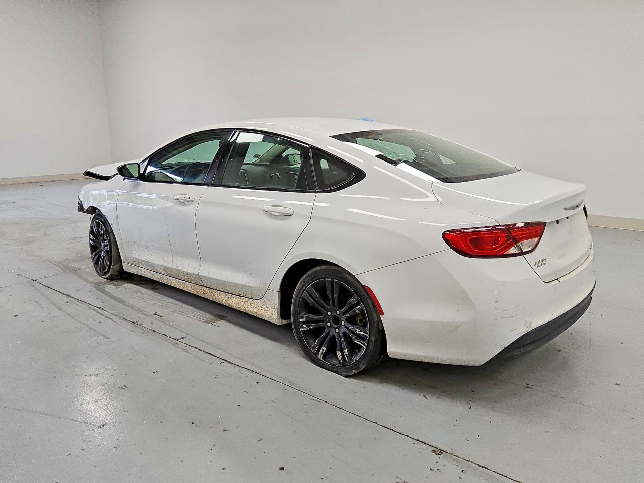 2017 Chrysler 200 VIN 1C3CCCFB9HN506590 photo 2
