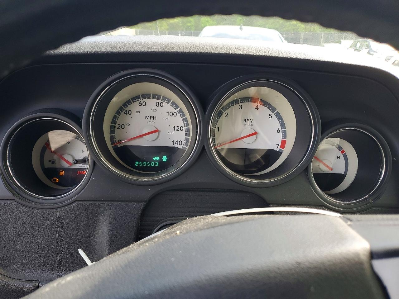 2010 Dodge Challenger VIN 2B3CJ4DV5AH270217 photo 9