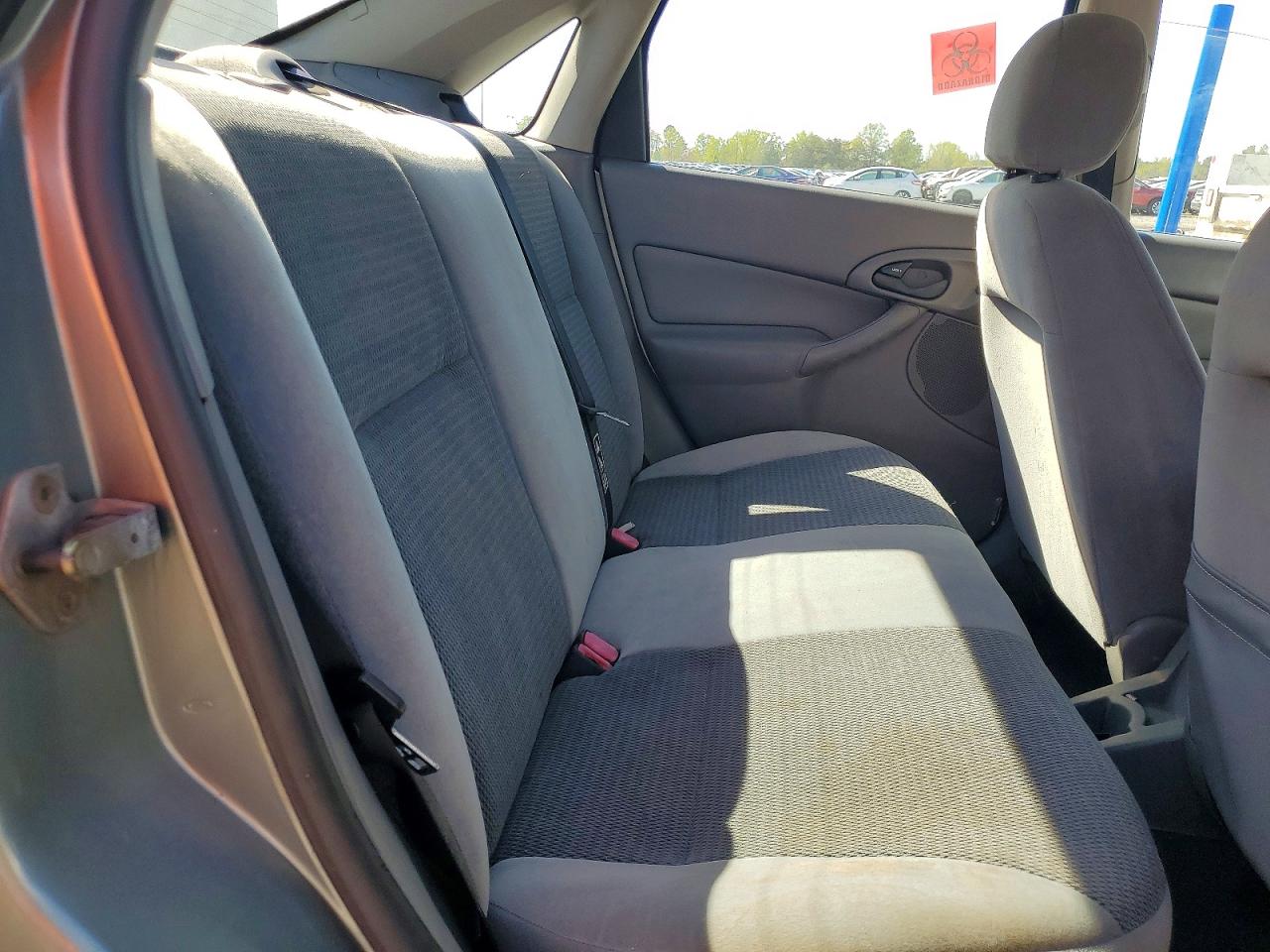 2003 Ford Focus VIN 1FAFP34333W158139 photo 10