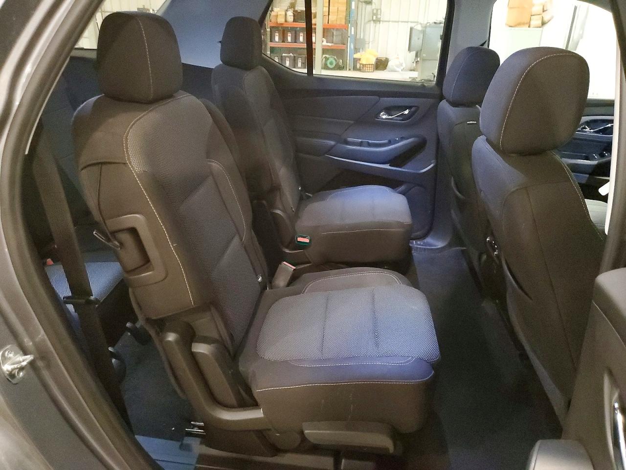 2019 Traverse VIN 1GNEVGKWXKJ150431 photo 11