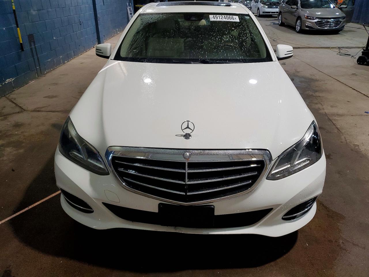 2014 Mercedes-Benz E-class VIN WDDHF5KB6EA820586 photo 5