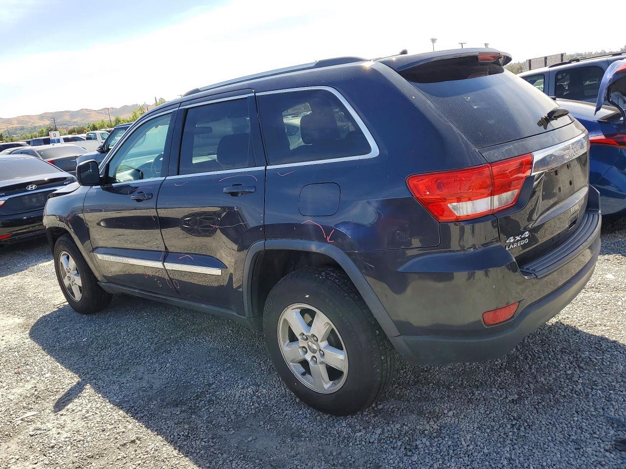 2013 Jeep Grand cher VIN 1C4RJFAGXDC618823 photo 2