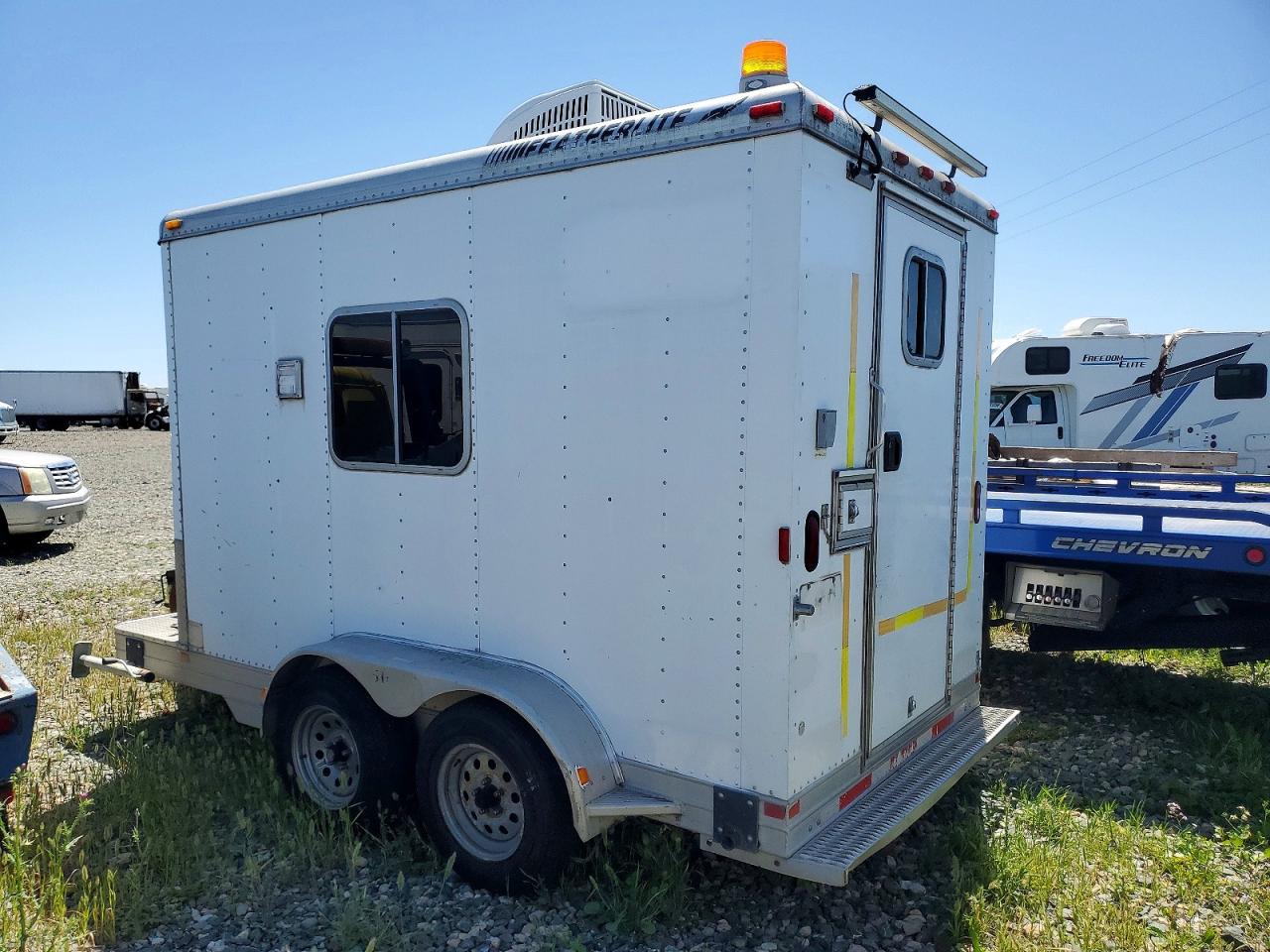2000 FEATHERLITE Utility VIN 4FGL0112XYC028315 photo 3