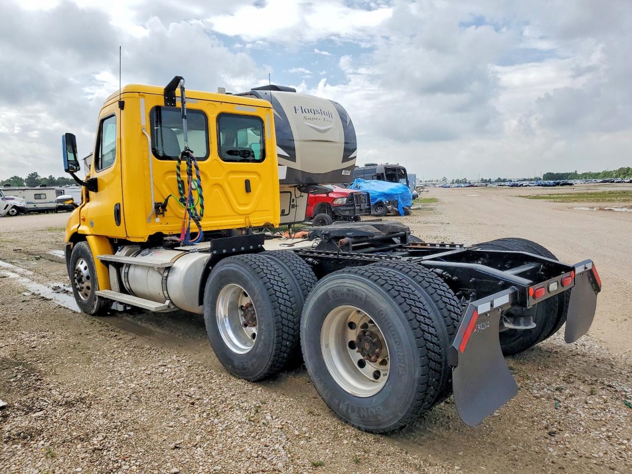 2019 FREIGHTLINER All other VIN 3AKJGBDV9KSKV9103 photo 3