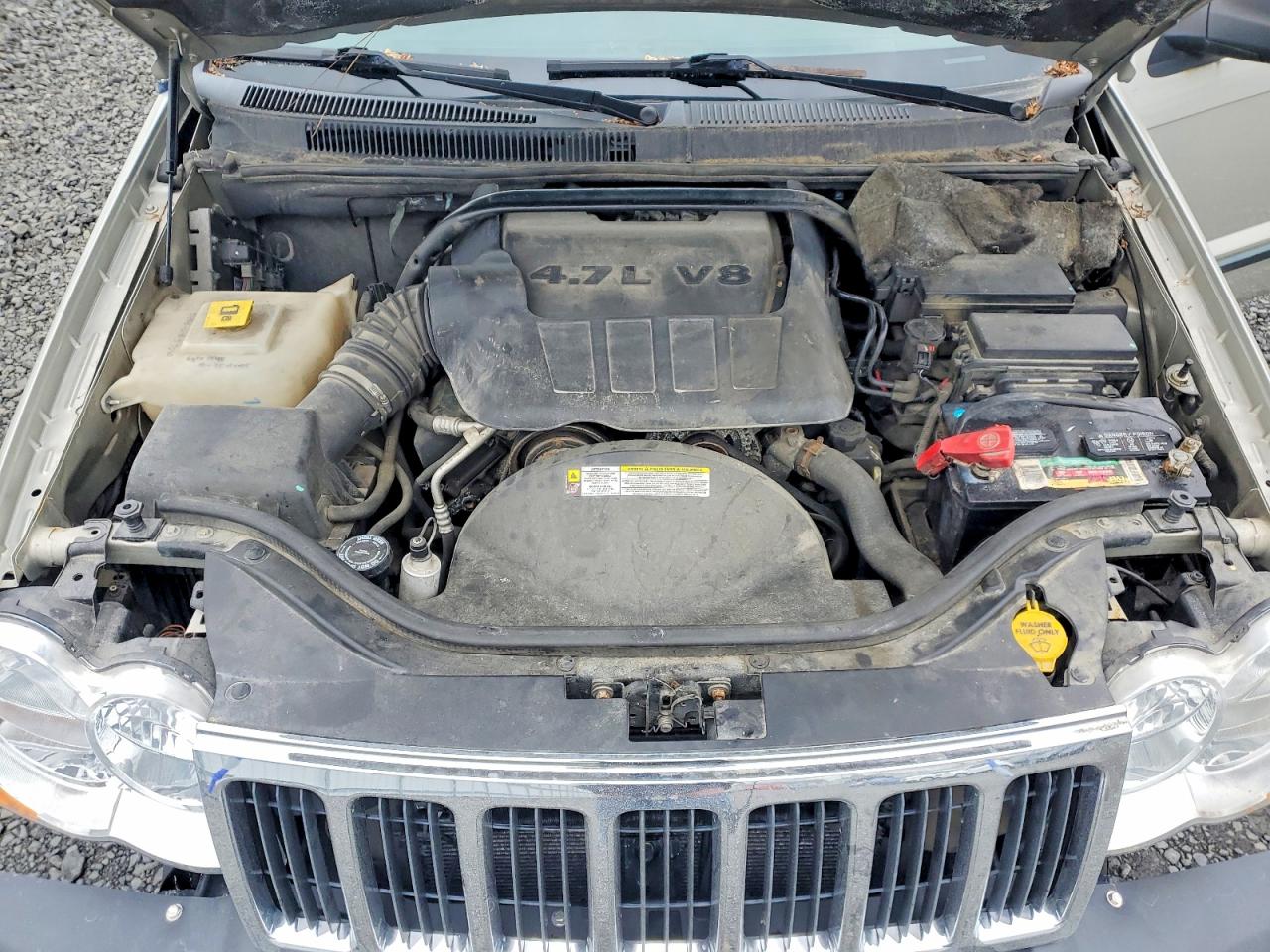2008 Jeep Cherokee VIN 1J8HR48NX8C243589 photo 11