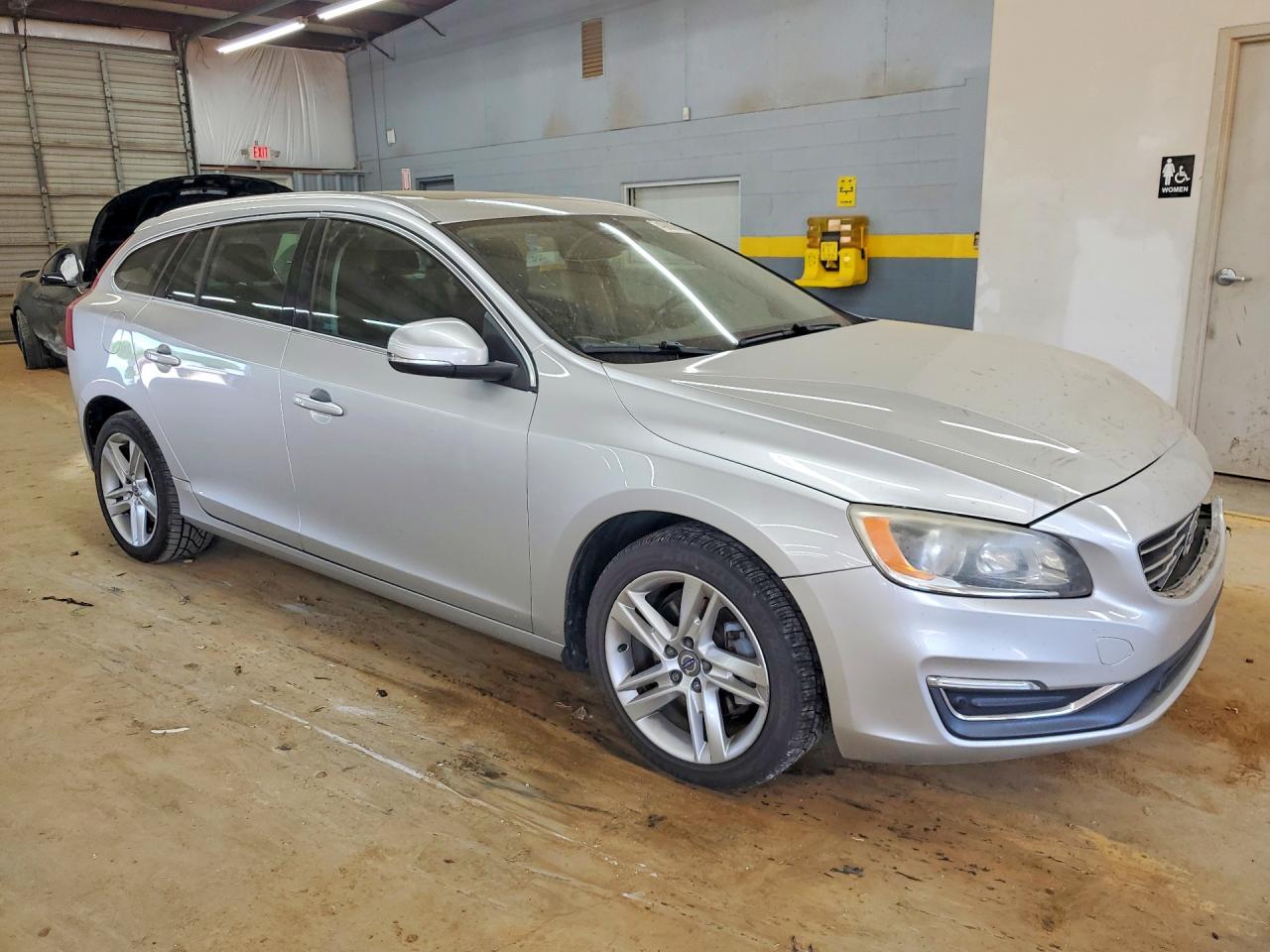 2015 Volvo V60 VIN YV140MEK1F1255062 photo 4