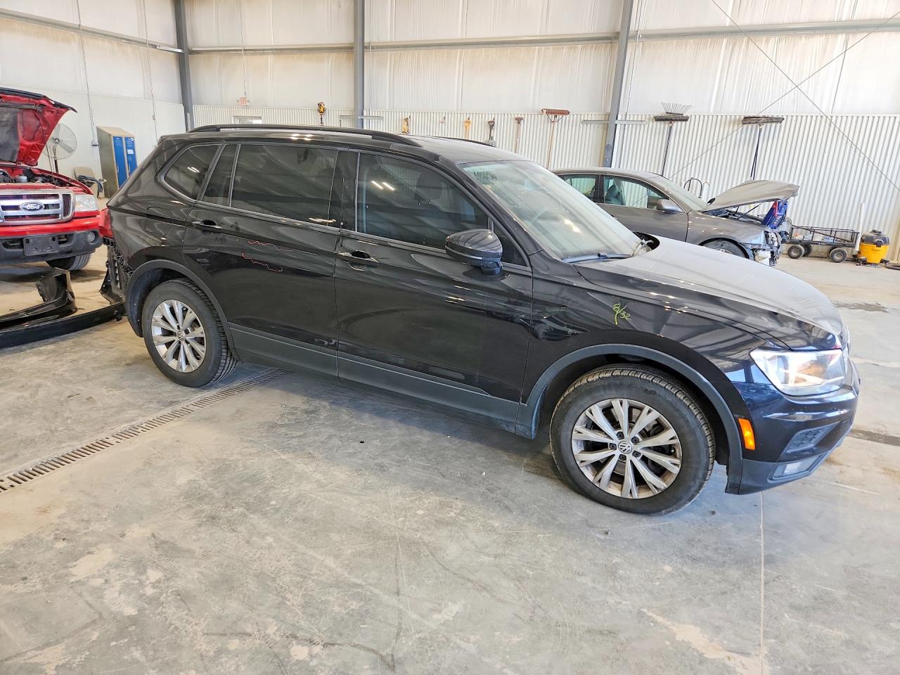 2018 Volkswagen Tiguan VIN 3VV1B7AX3JM019824 photo 4