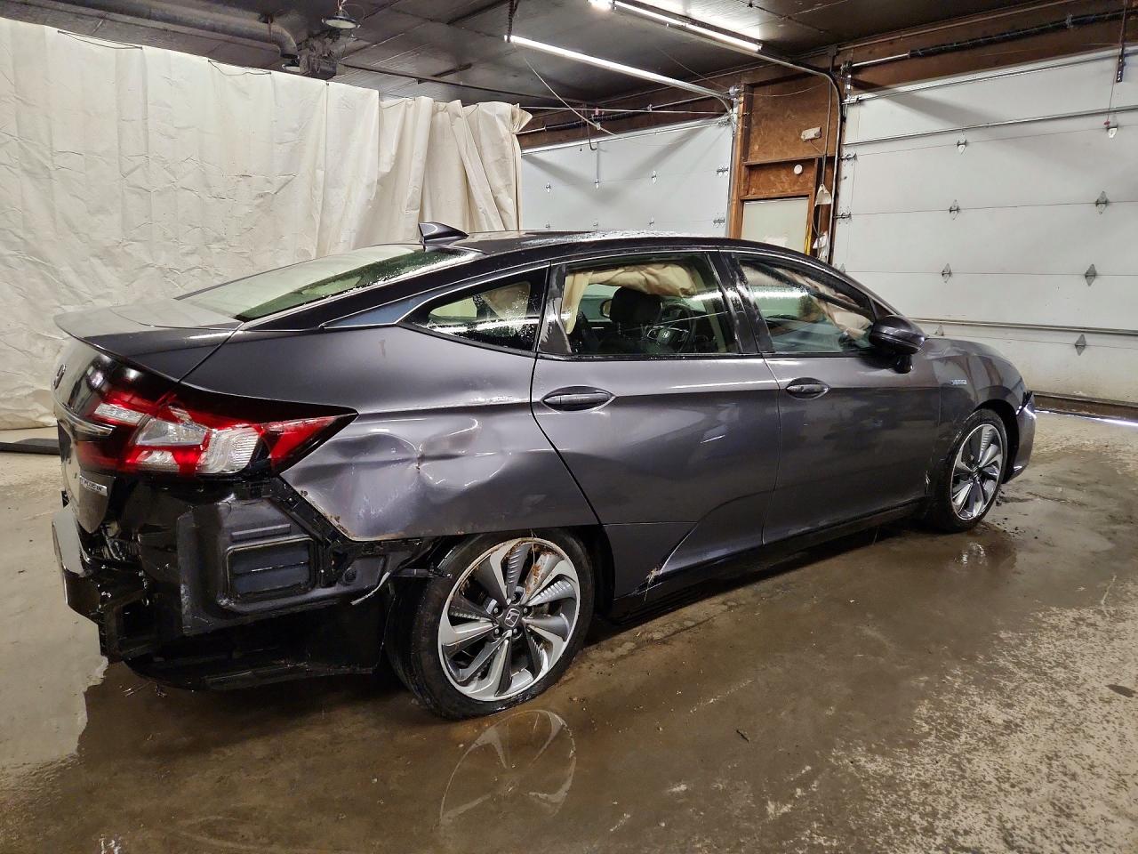 2018 Honda Clarity VIN JHMZC5F14JC005292 photo 3