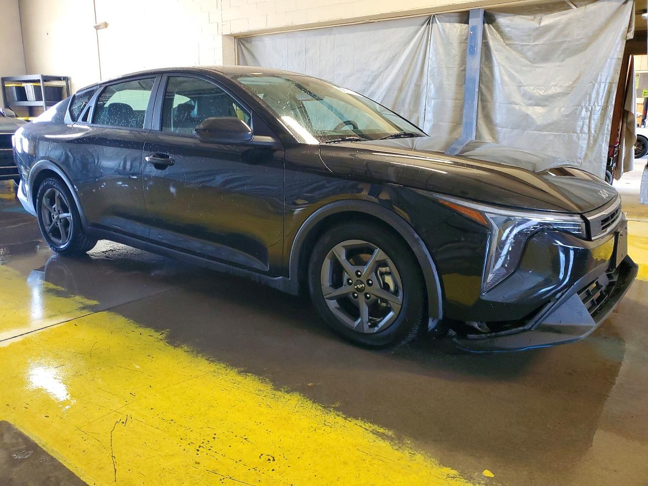 2025 Kia All other VIN 3KPFT4DE2SE103610 photo 4