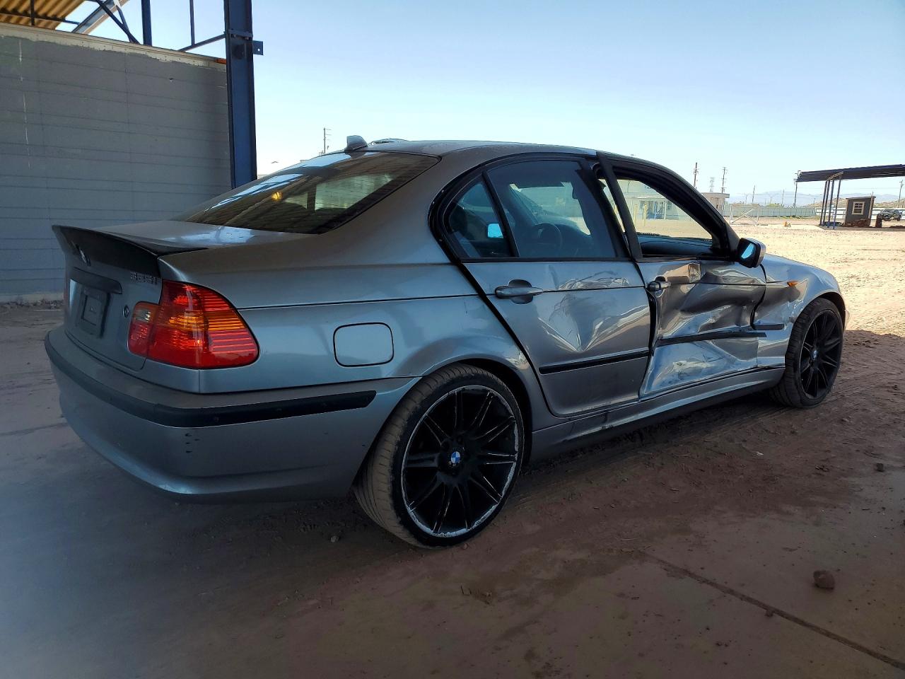 2005 BMW 3 series VIN WBAET37405NJ85231 photo 3
