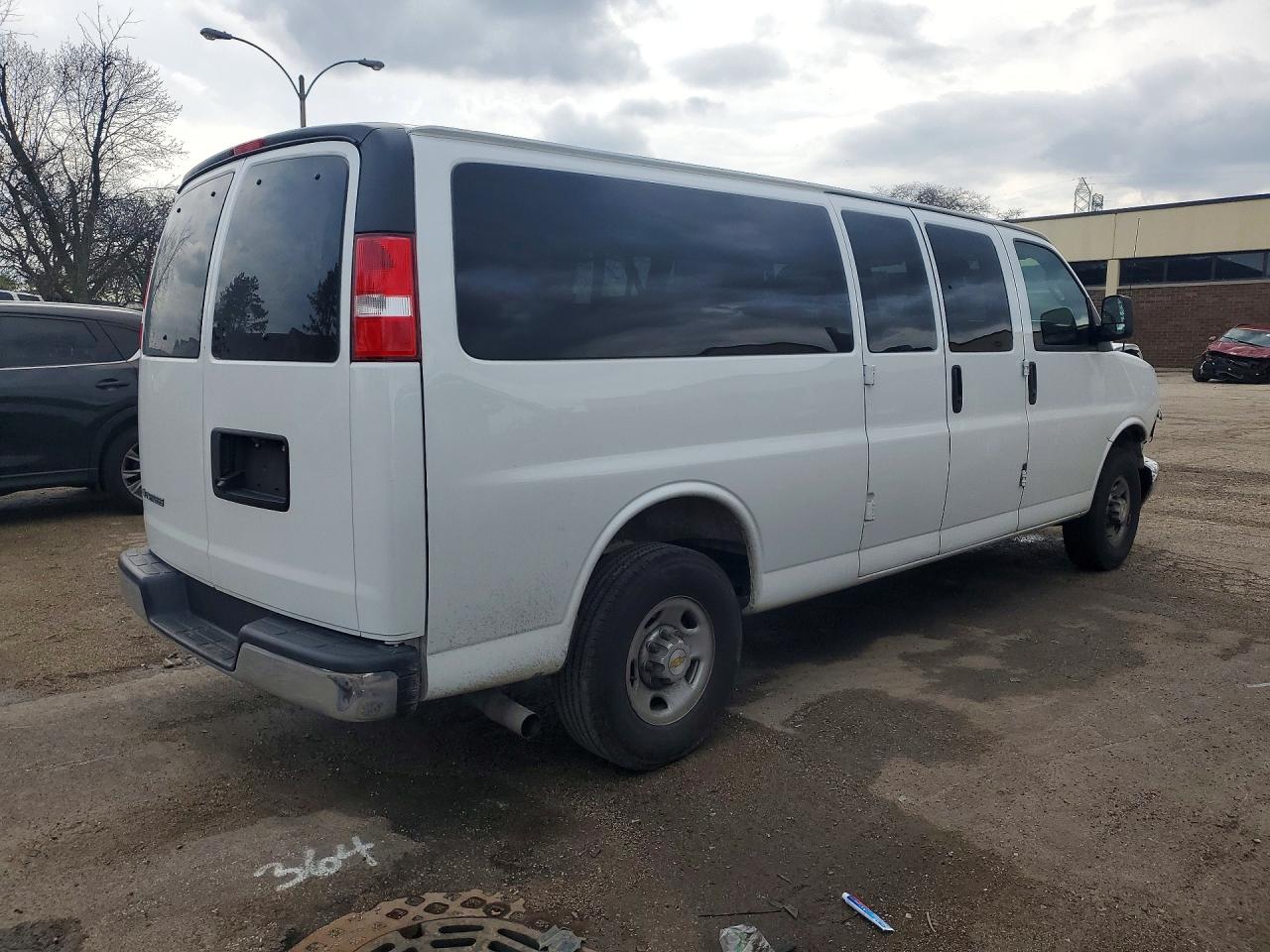 2025 Chevrolet Express VIN 1GAZGPF71S1165061 photo 3