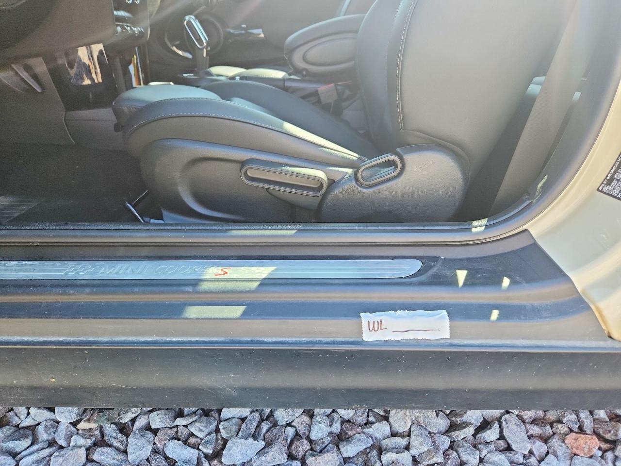 2022 Mini Cooper VIN WMW53DH07N2R60286 photo 12