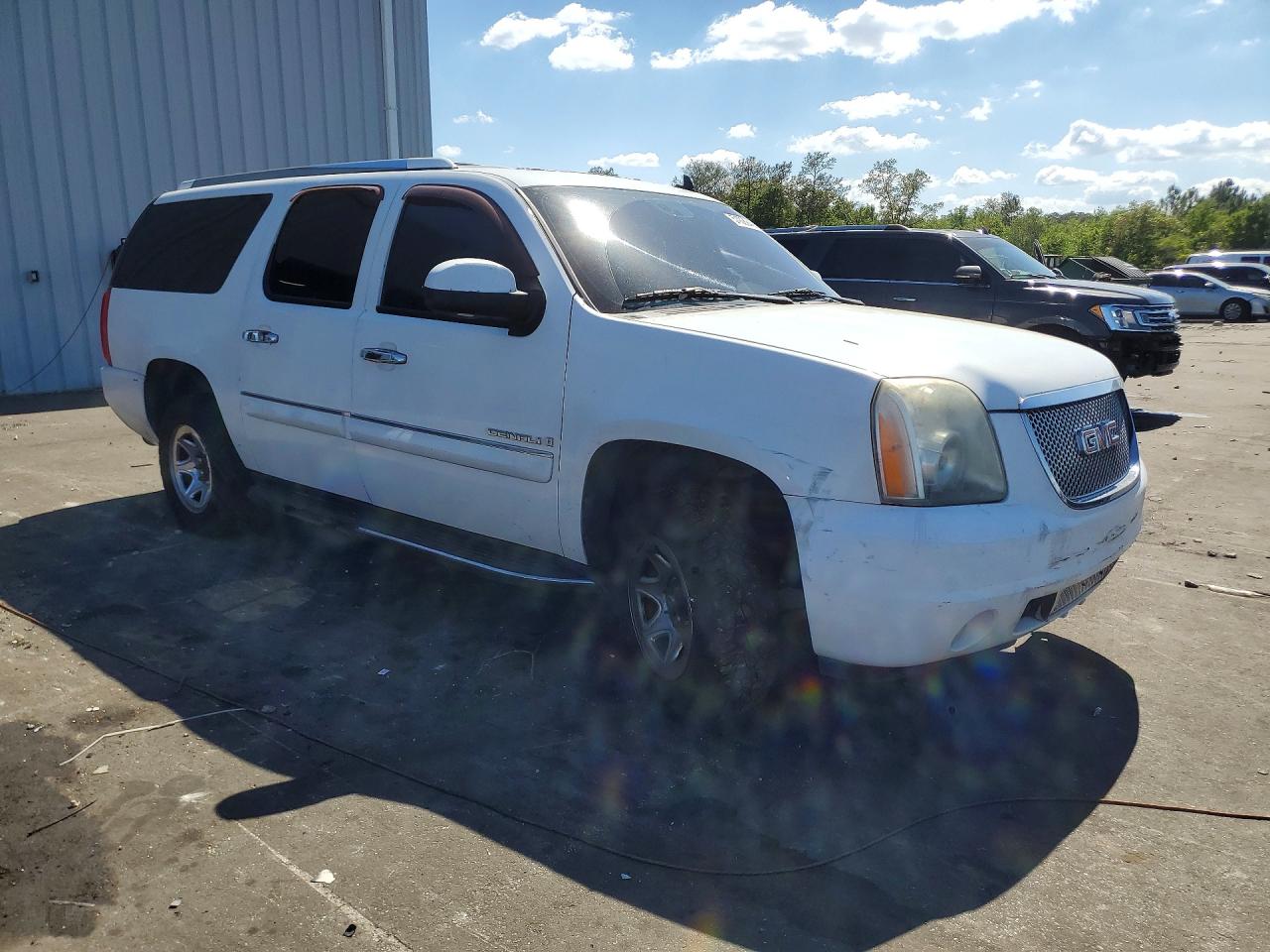 2008 GMC Yukon VIN 1GKFK668X8J188122 photo 4