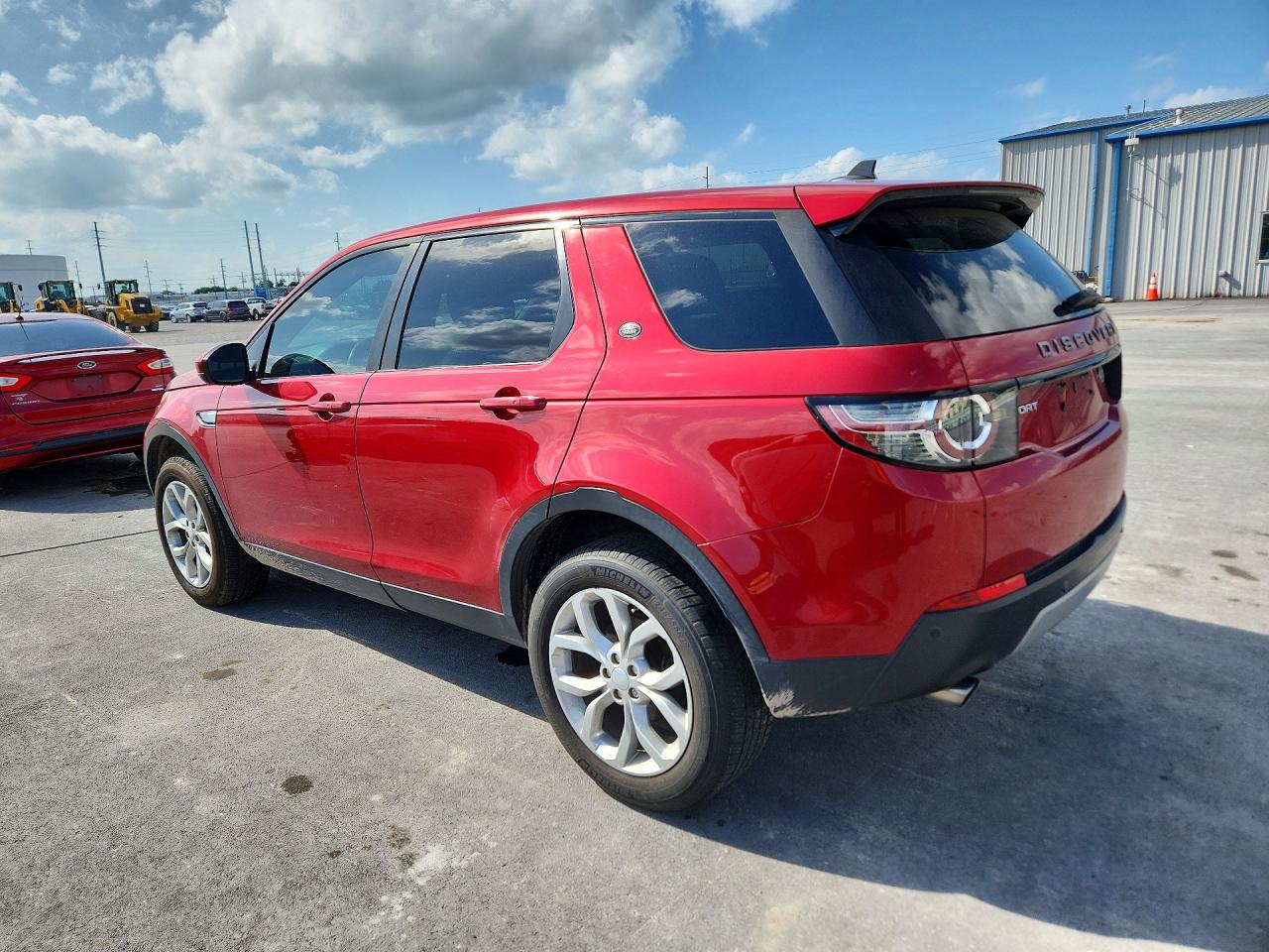 2016 Land Discovery VIN SALCR2BG9GH556417 photo 2