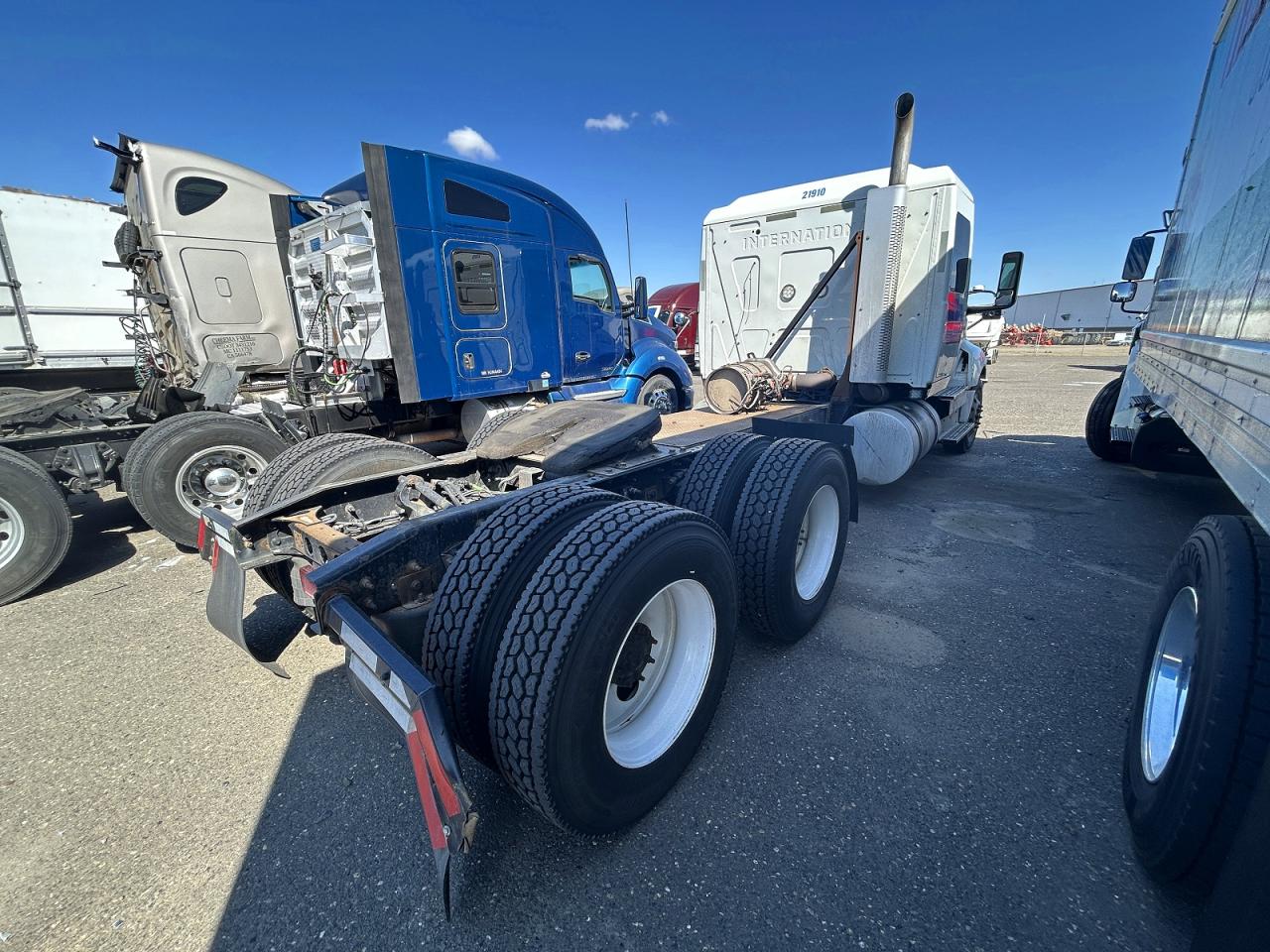 2019 International All other VIN 3HSDZTZR5KN184685 photo 4