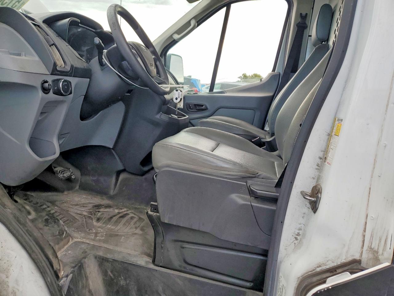 2018 Ford Transit VIN 1FTYR2CM6JKB22130 photo 7