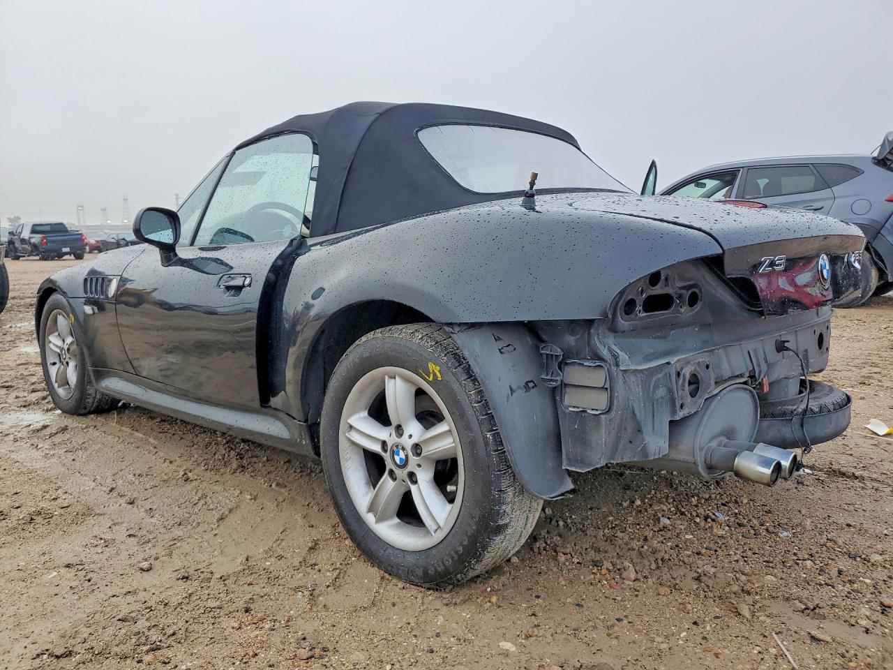 2000 BMW Z3 VIN 4USCH9344YLG04943 photo 2