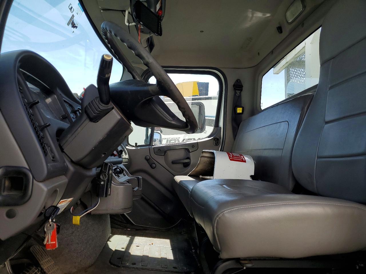 2016 FREIGHTLINER All other VIN 1FVAC4DX8GHGZ1307 photo 8