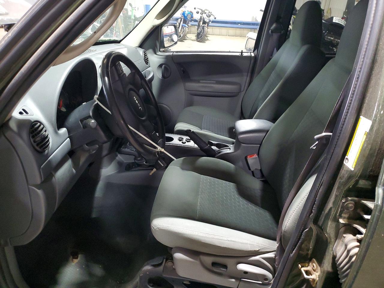 2007 Jeep Liberty VIN 1J4GL48K37W672302 photo 7