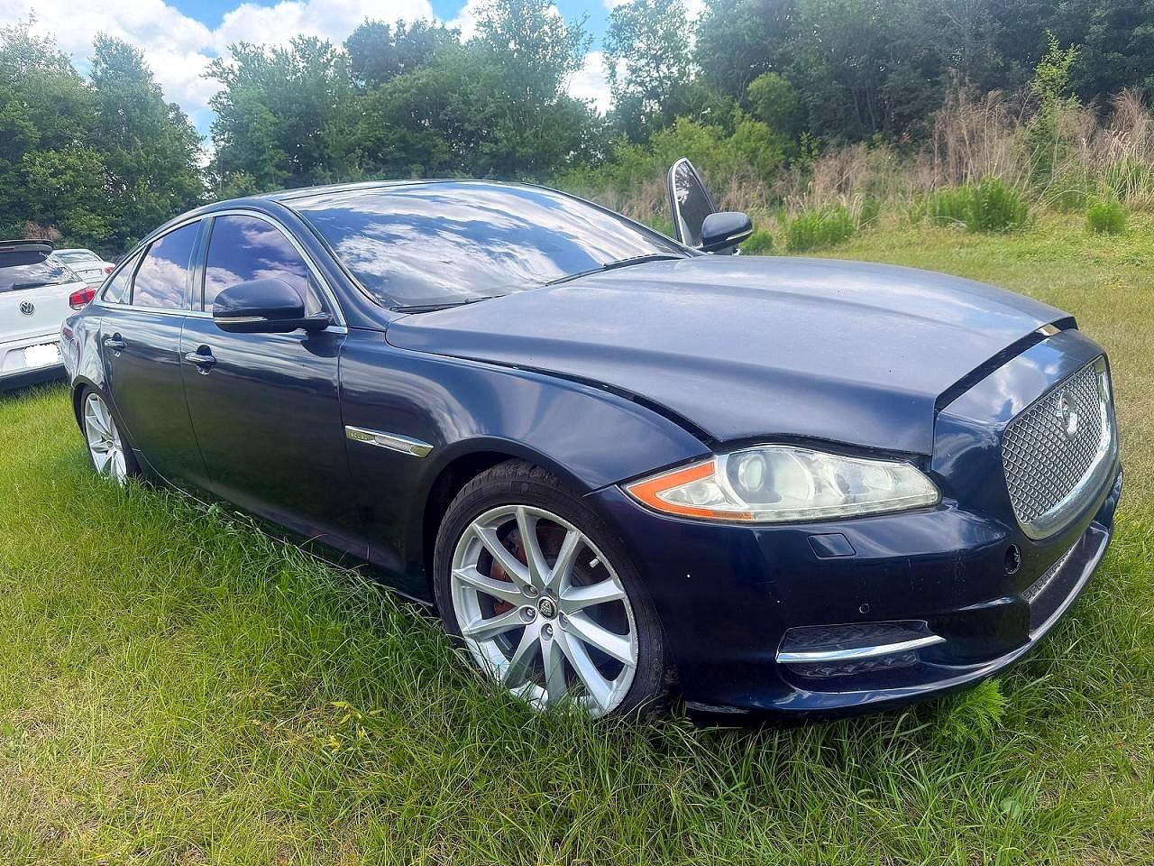 2013 Jaguar Xj VIN SAJWA1C73D8V44829 photo 1