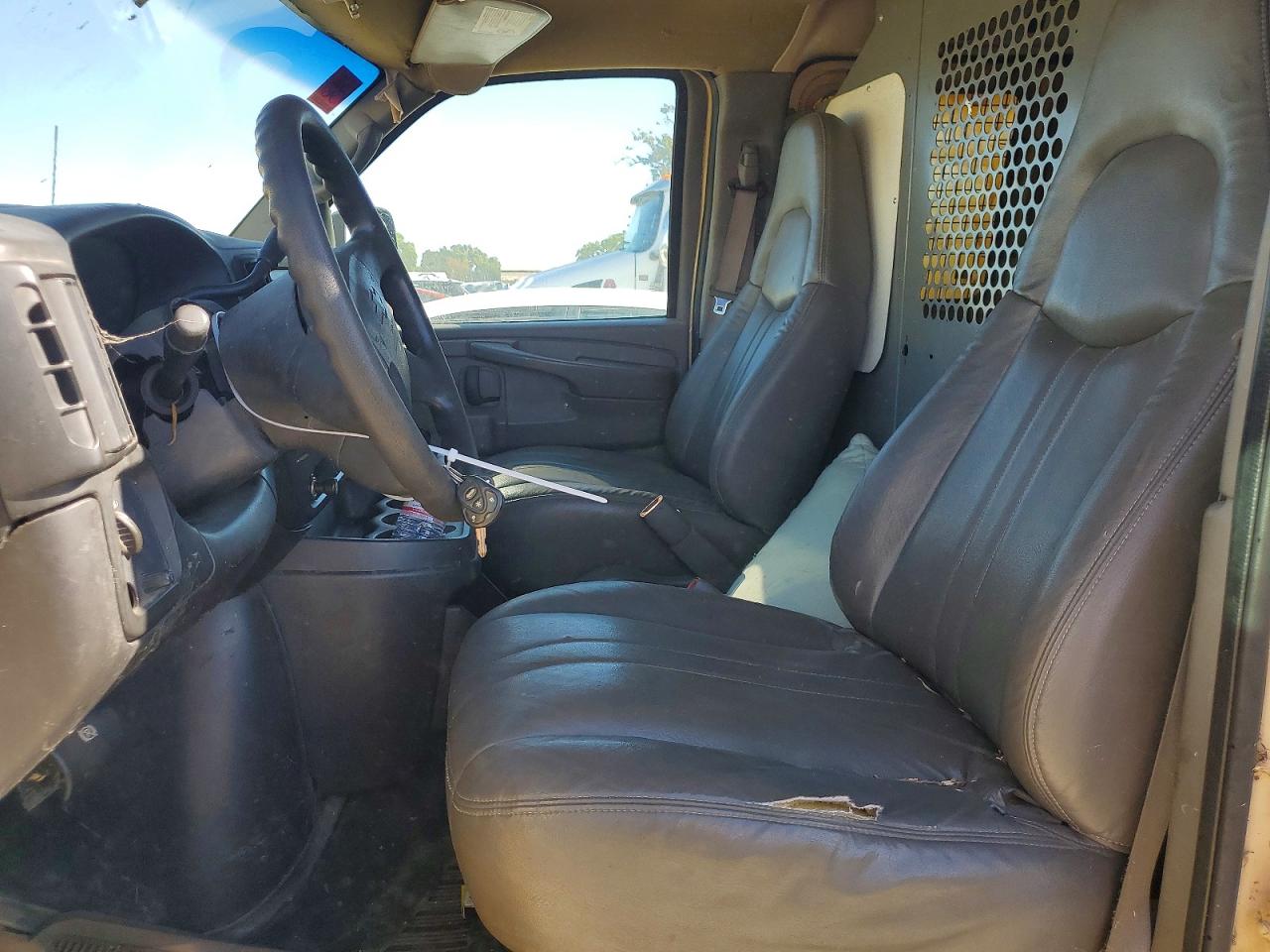 2005 CHEVROLET Express VIN 1GCFG15X551134165 photo 7