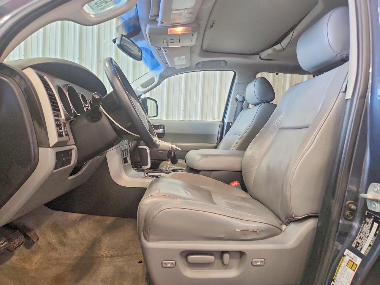 2008 Toyota Sequoia VIN 5TDBY68AX8S018645 photo 7