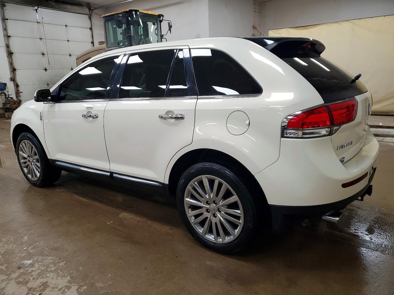 2012 Lincoln Mkx VIN 2LMDJ8JKXCBL01522 photo 2