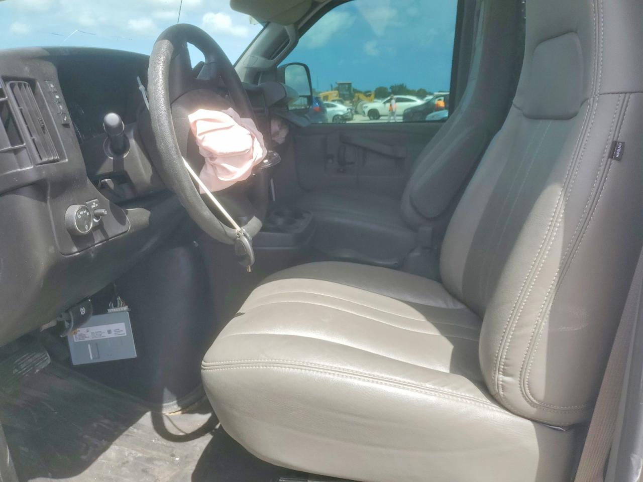 2024 GMC All models VIN 1GTW7AFP5R1213954 photo 7