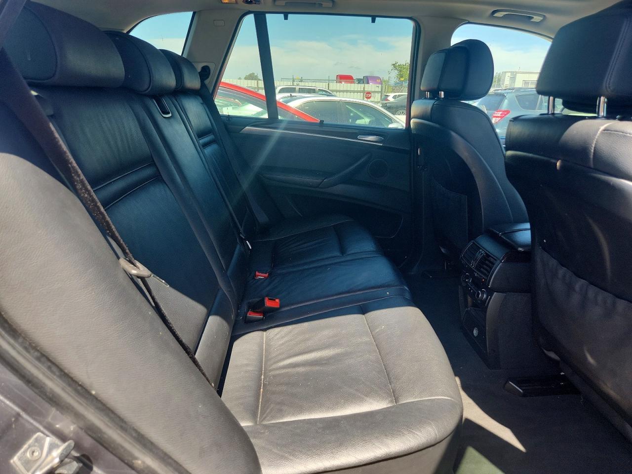 2010 BMW X5 VIN 5UXFE4C54AL385281 photo 11