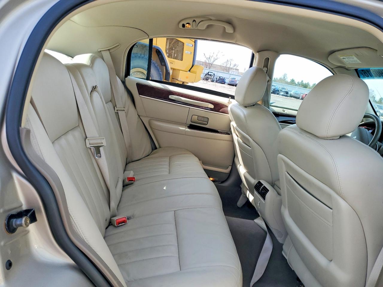 2005 Lincoln Towncar VIN 1LNHM81W35Y643326 photo 10