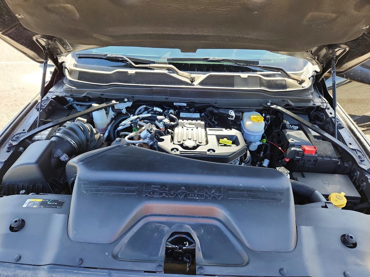 2025 Ram 3500 VIN 3C63RRGL6SG554625 photo 11