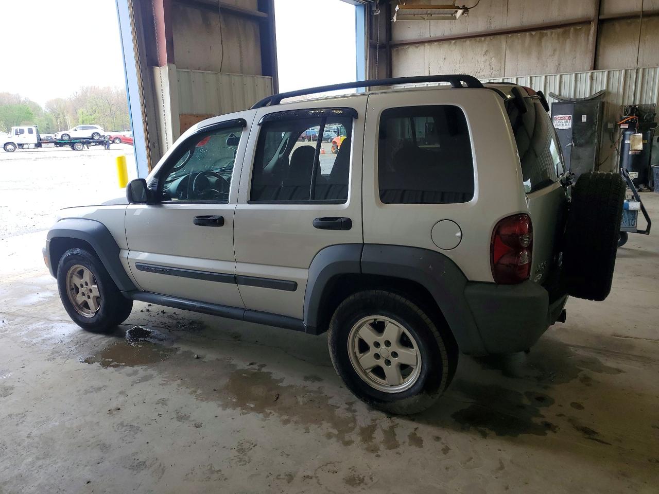 2007 Jeep Liberty VIN 1J4GK48K67W514538 photo 2