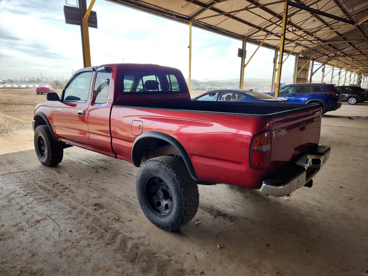 2000 Toyota Tacoma VIN 4TAWN72NXYZ622542 photo 2