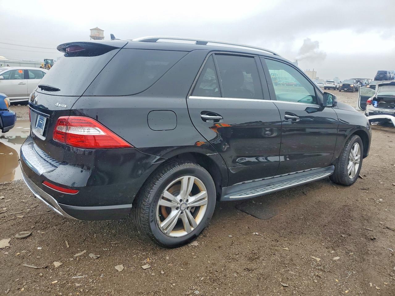 2014 Mercedes-Benz M-class VIN 4JGDA5HB2EA384264 photo 3