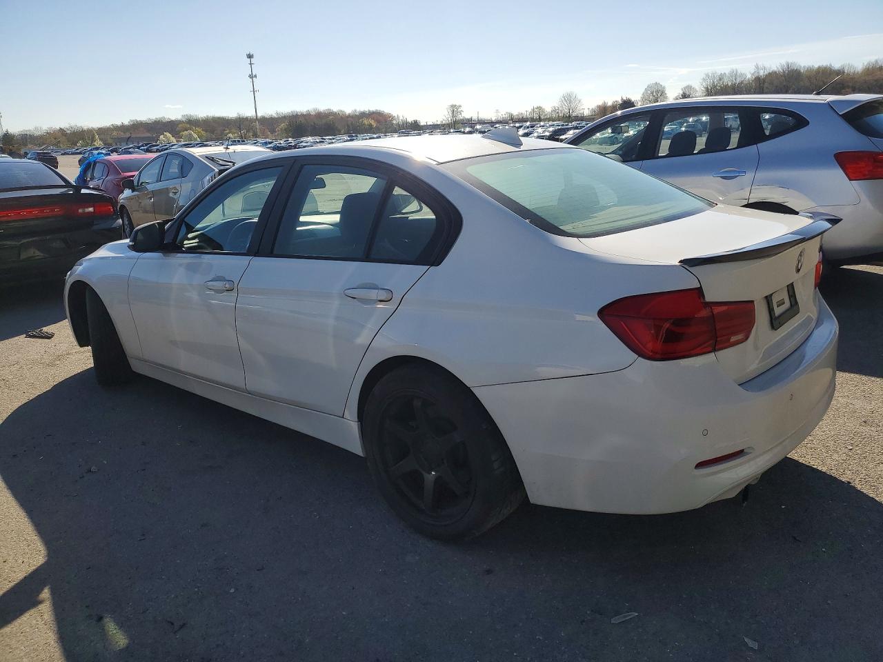 2016 BMW 3 series VIN WBA8E5G58GNT40221 photo 2