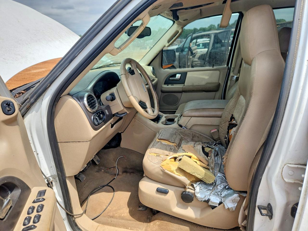 2003 Ford Expedition VIN 1FMRU17W33LC04009 photo 7