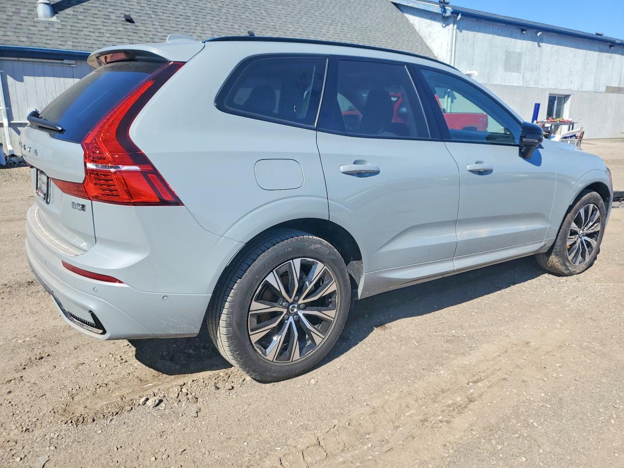 2025 Volvo Xc60 VIN YV4M12RM0S1033266 photo 3