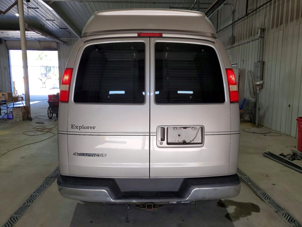 2007 Chevrolet Express VIN 1GBFG15T071113308 photo 6