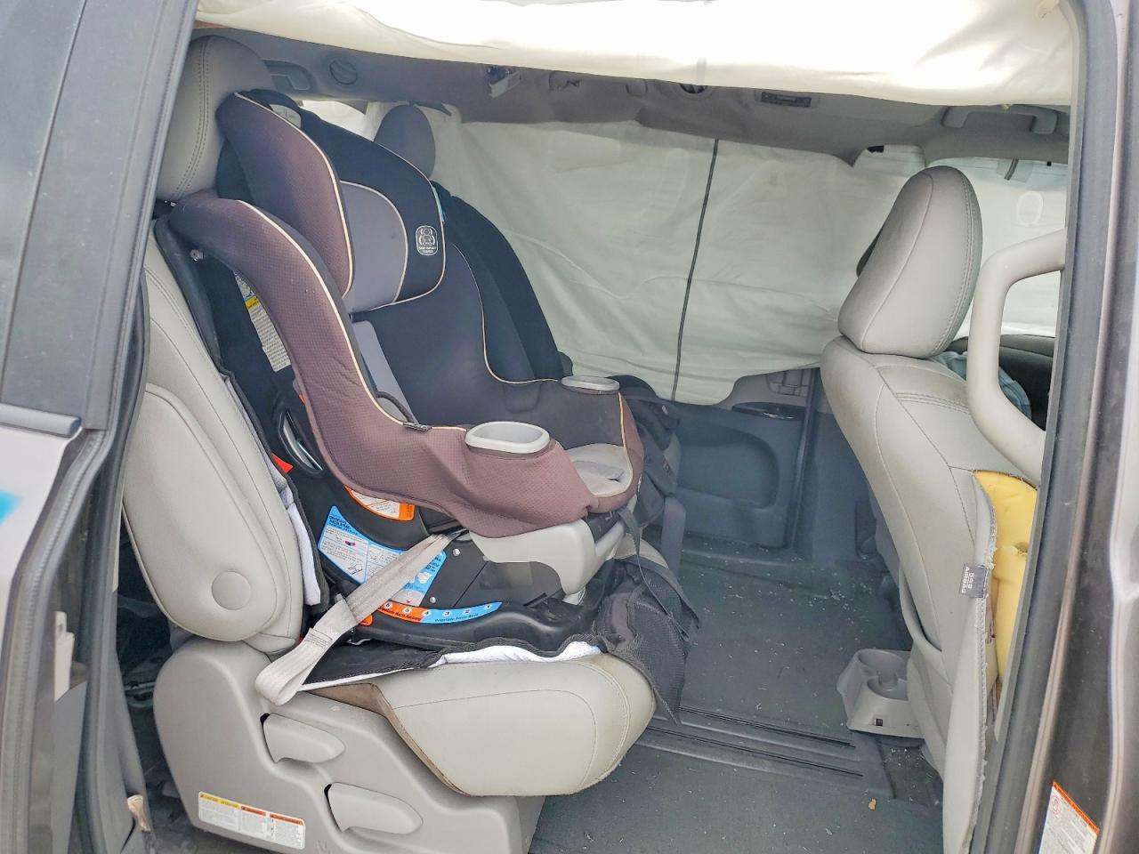 2017 Sienna VIN 5TDYZ3DC2HS798721 photo 11