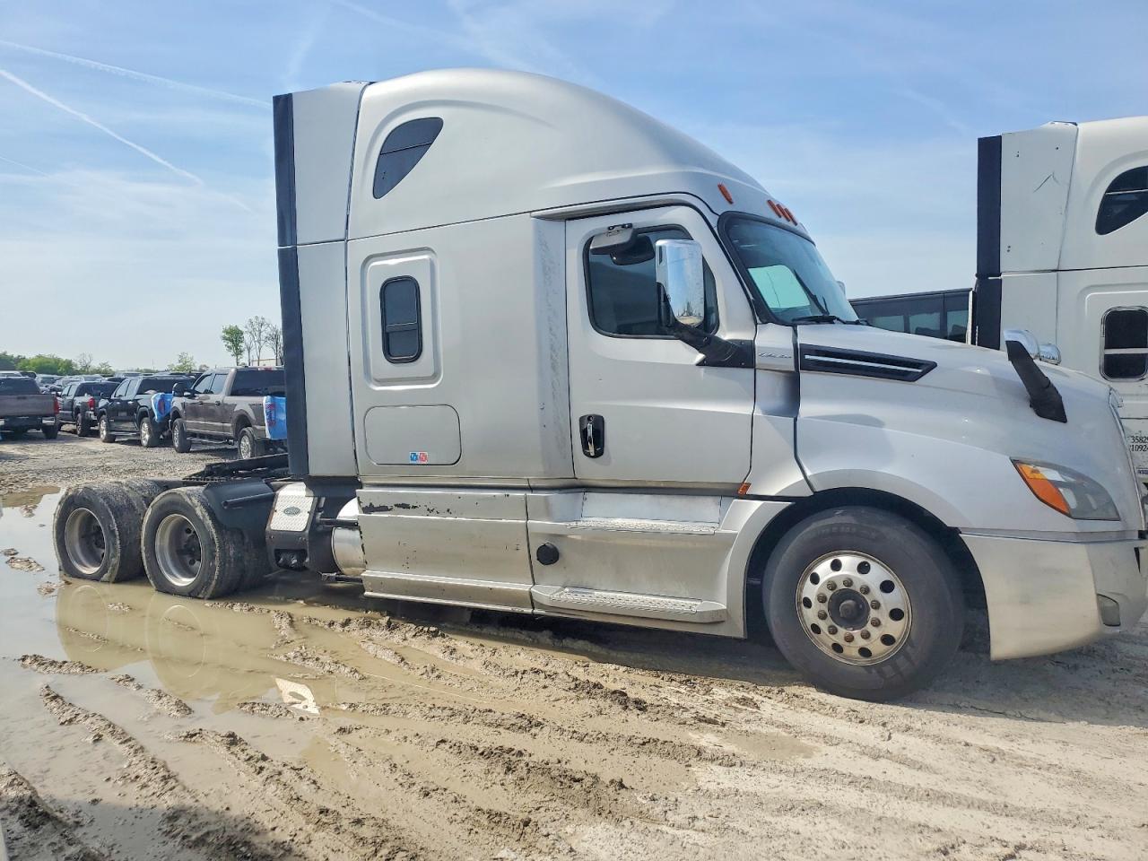 2020 FREIGHTLINER All other VIN 3AKJHHDR9LSLS7730 photo 3