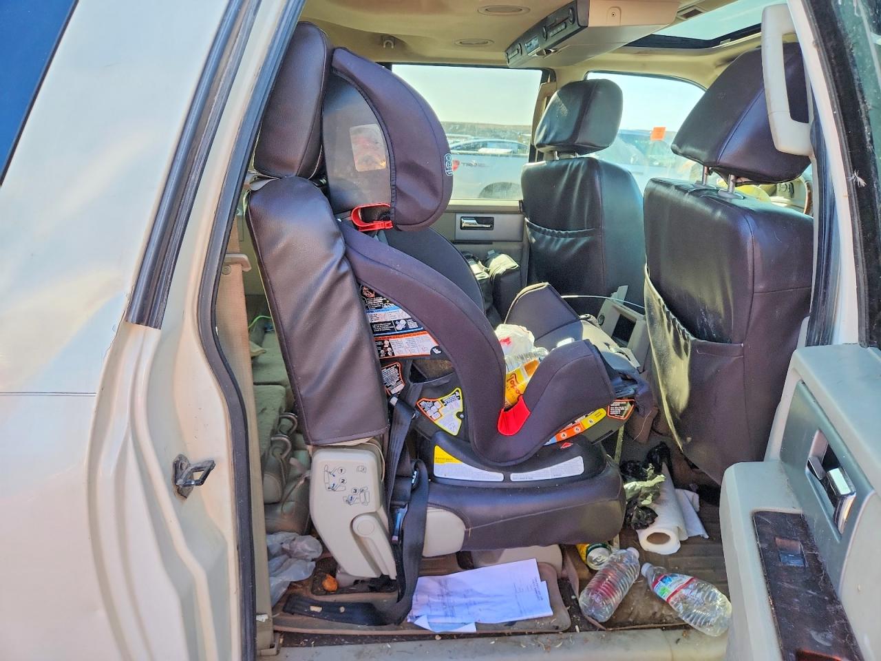 2007 Ford Expedition VIN 1FMFK20547LA88602 photo 10