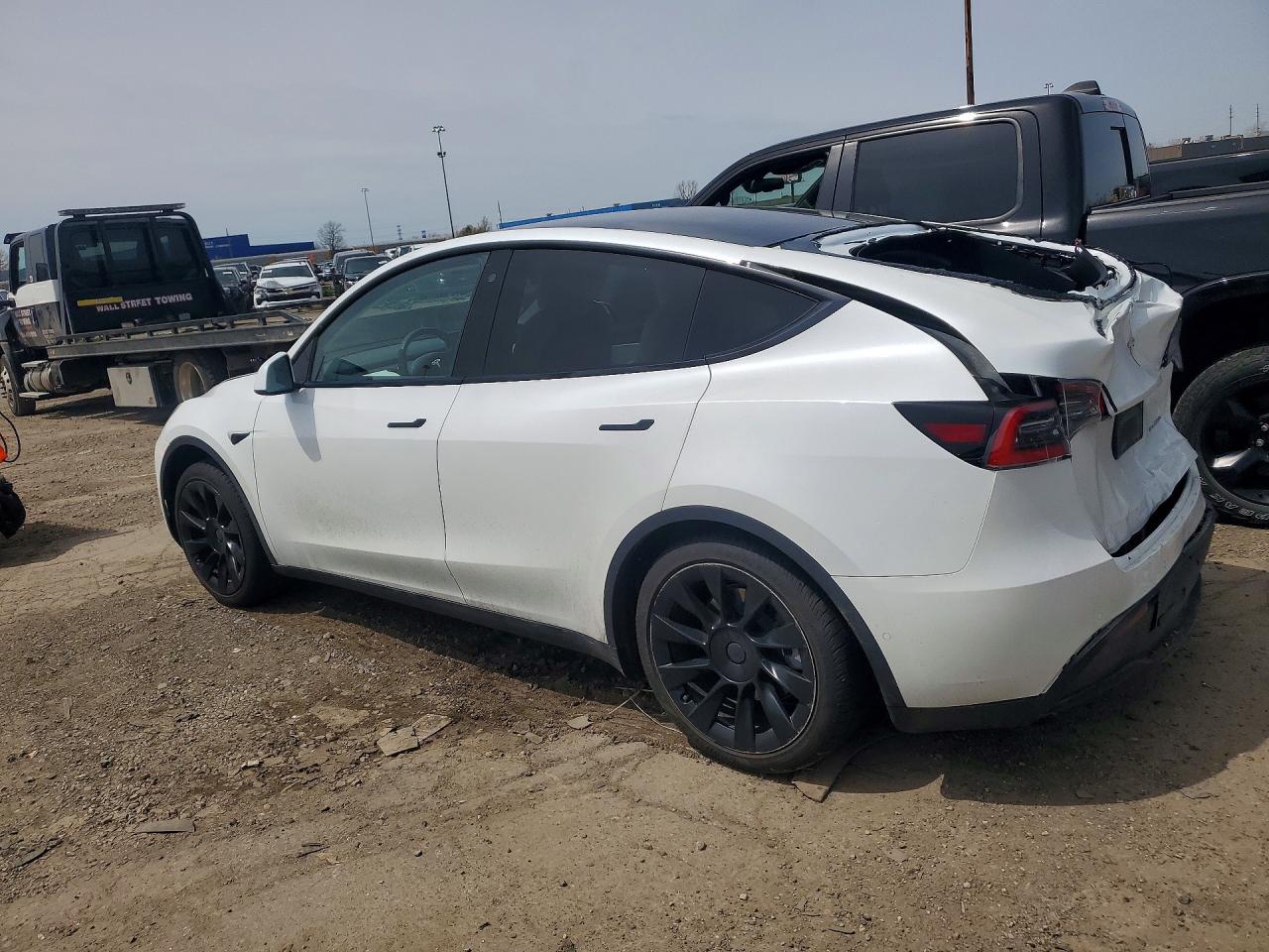 2020 Tesla Model y VIN 5YJYGDEE8LF039550 photo 2