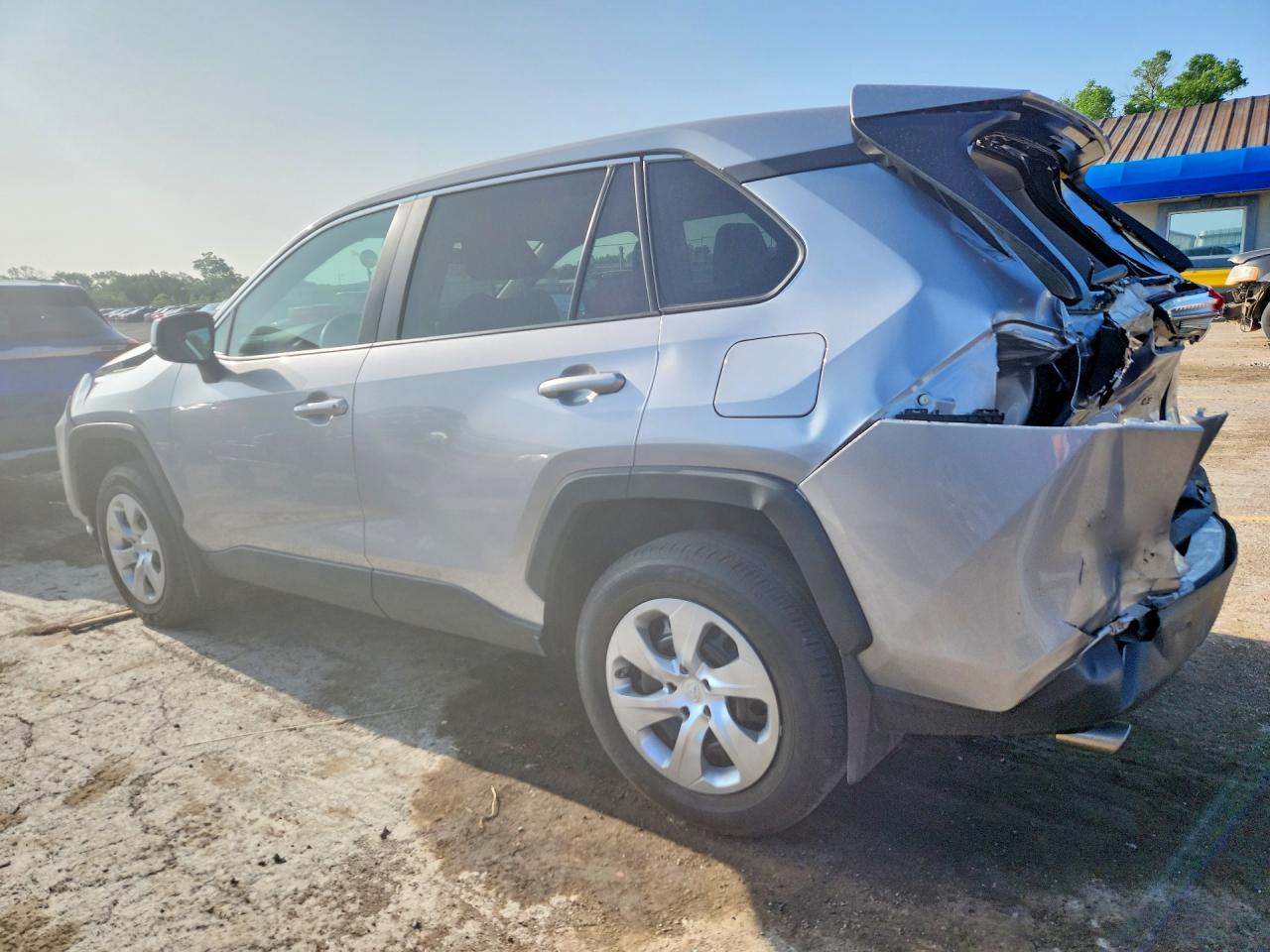 2023 Toyota Rav4 VIN 2T3H1RFV7PC227510 photo 2
