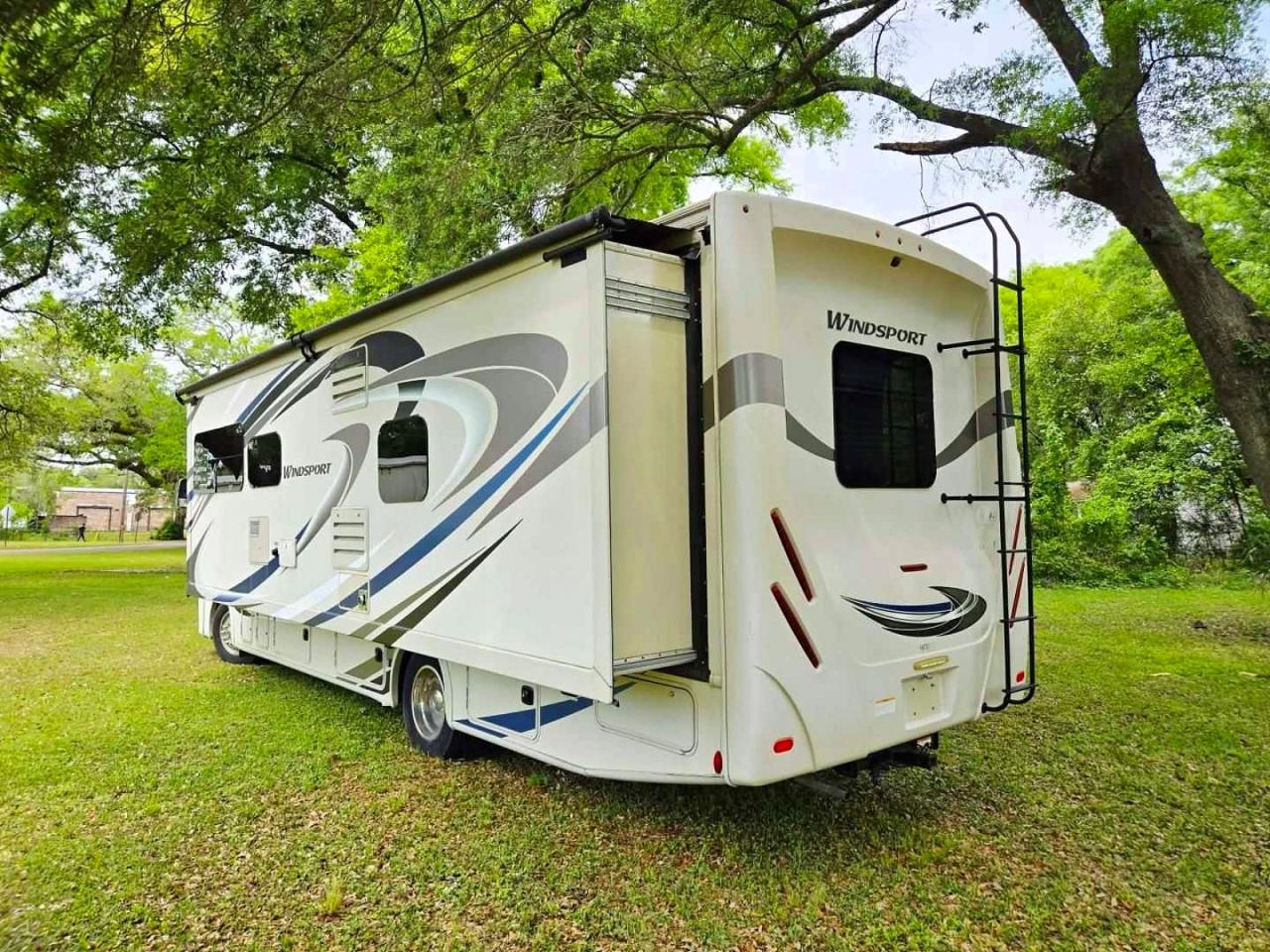 2018 Thor F-ser othr VIN 1F65F5DY8J0A07056 photo 3