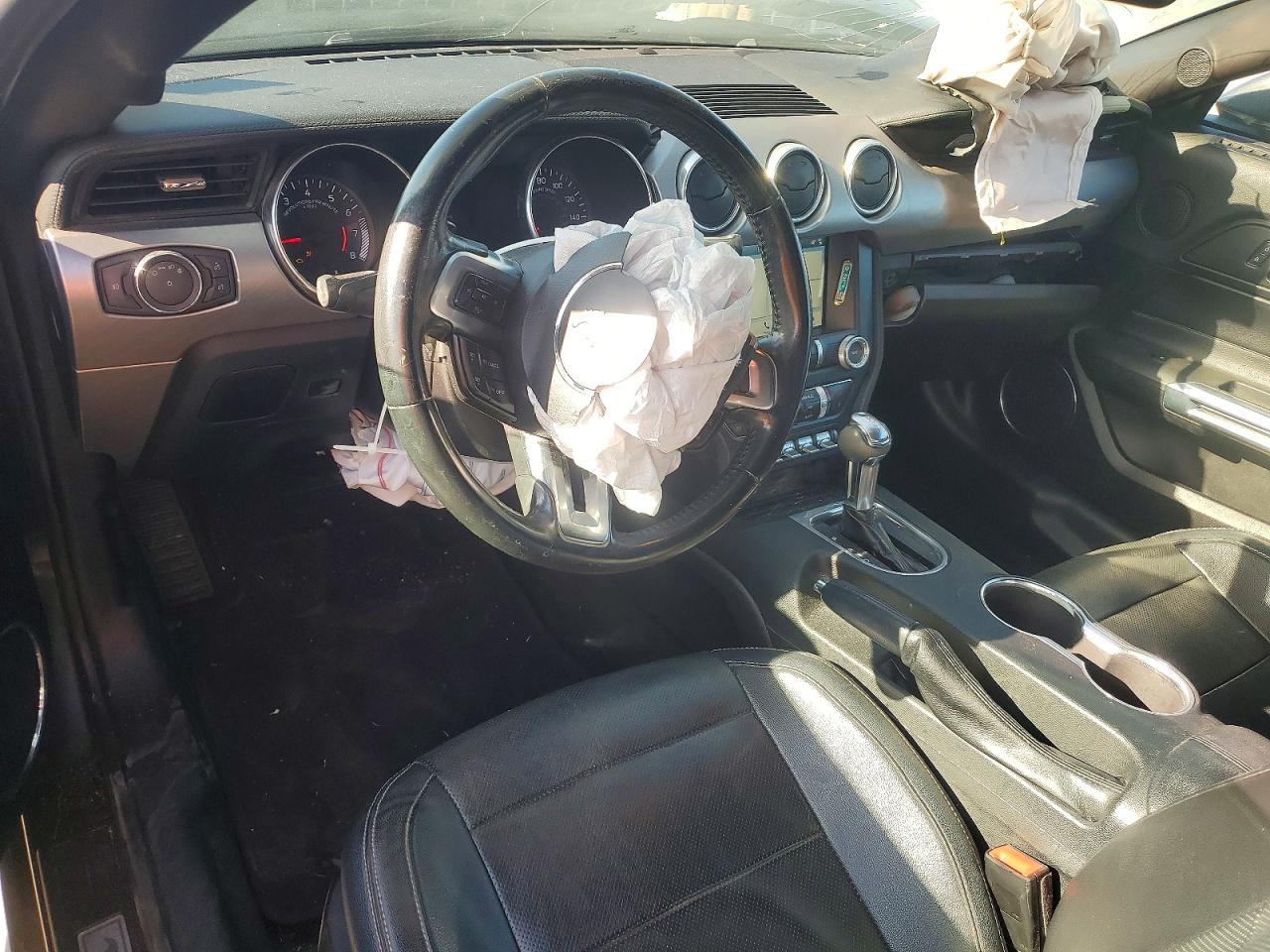2019 Ford Mustang VIN 1FATP8UH3K5106512 photo 8
