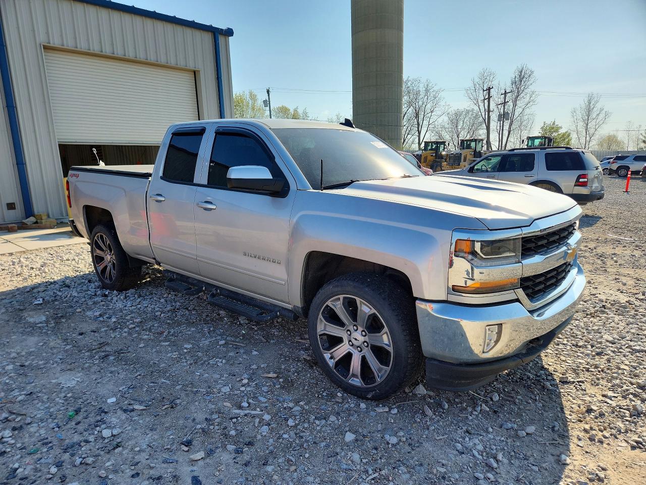 2019 Chevrolet Silverado VIN 2GCVKPEC7K1237930 photo 4