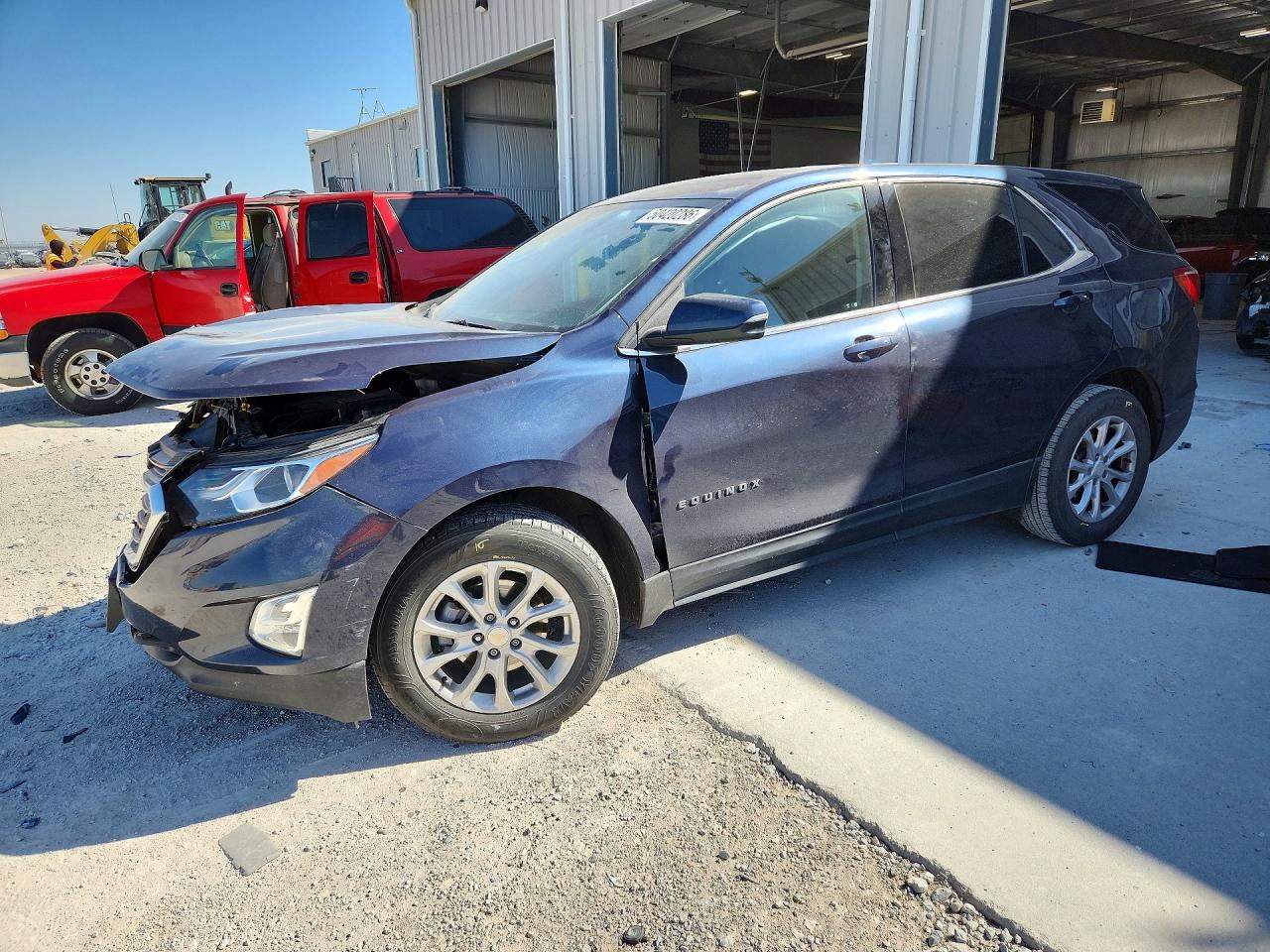 2019 Chevrolet Equinox VIN 3GNAXUEV0KS535182 photo 1
