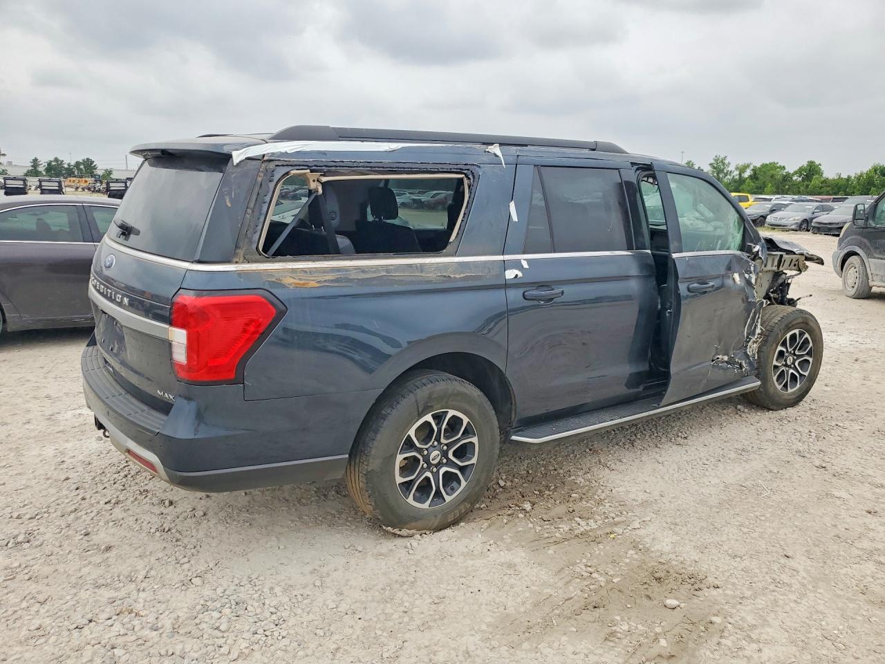 2023 Ford Expedition VIN 1FMJK1J89PEA30311 photo 3