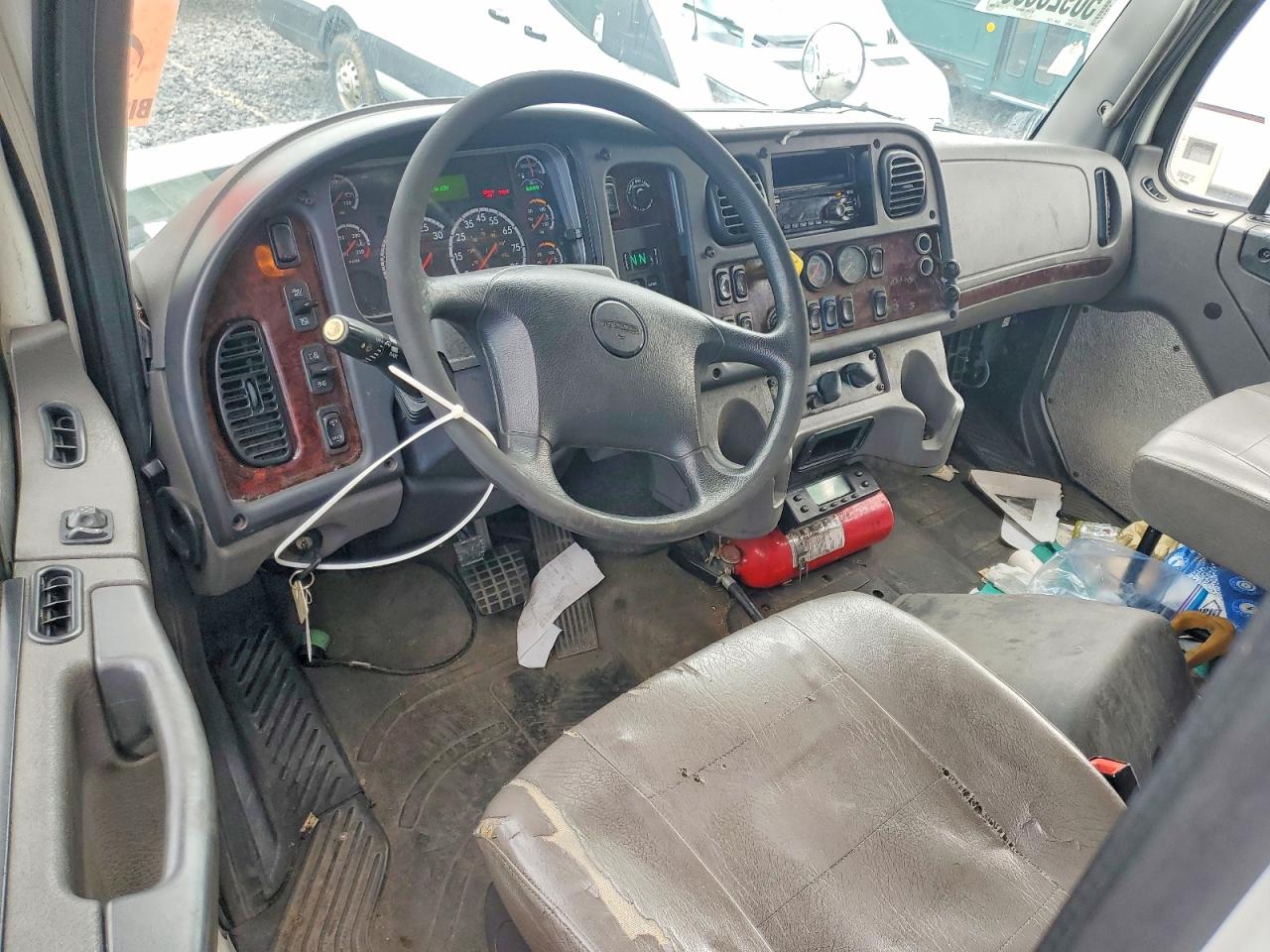 2018 FREIGHTLINER All other VIN 3ALACXFC6JDJU3098 photo 8